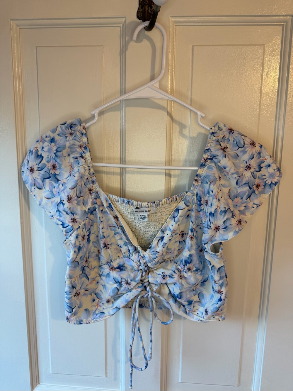 American Eagle Outfitters Blue Floral Tie-Front Crop Top